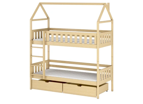 Køjeseng i lyst træ med husform, integreret stige, to madrasser og praktiske opbevaringsskuffer.