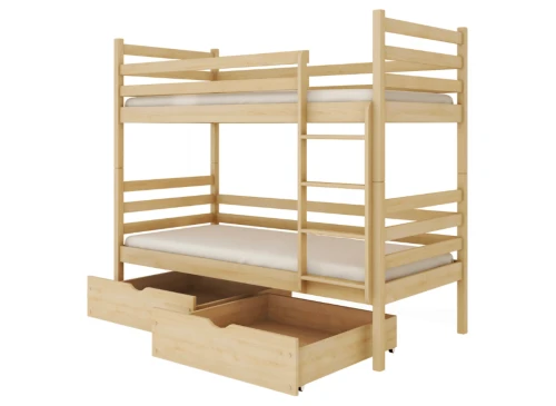 Køjeseng i lyst naturtræ med stige, madrasser og to udtrækkelige opbevaringsskuffer.
