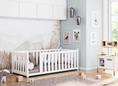 Hvid tremmeseng som juniorseng med lang sikkerhedsside i moderne børneværelse.