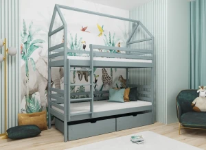 Grå køjeseng med husramme og skuffer i børneværelse med jungleudsmykning.