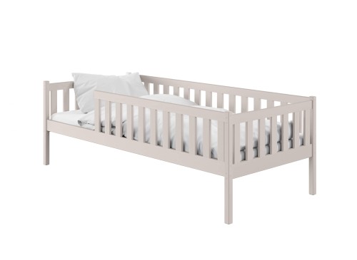 Beige børneseng med sengehest. Klassisk design.