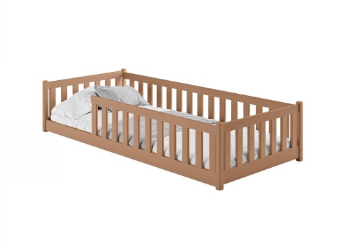 Teknisk tegning af børneseng med mål og sengehest.