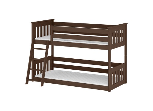 Mørkebrun køjeseng med klassisk stige og solid konstruktion.
