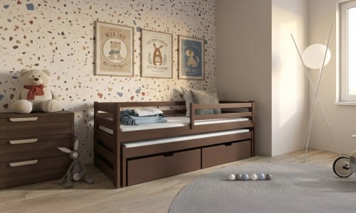 Mørkebrun højseng med integreret sofa og stige, ideel til pladsoptimering.